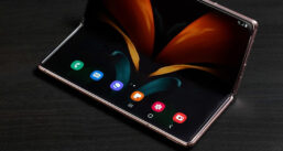 Imagem de: Galaxy Z Fold 2: O celular mais caro do Brasil lançado pela Samsung