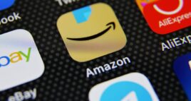 Imagem de: Amazon convence Apple a remover aplicativo Fakespot da App Store