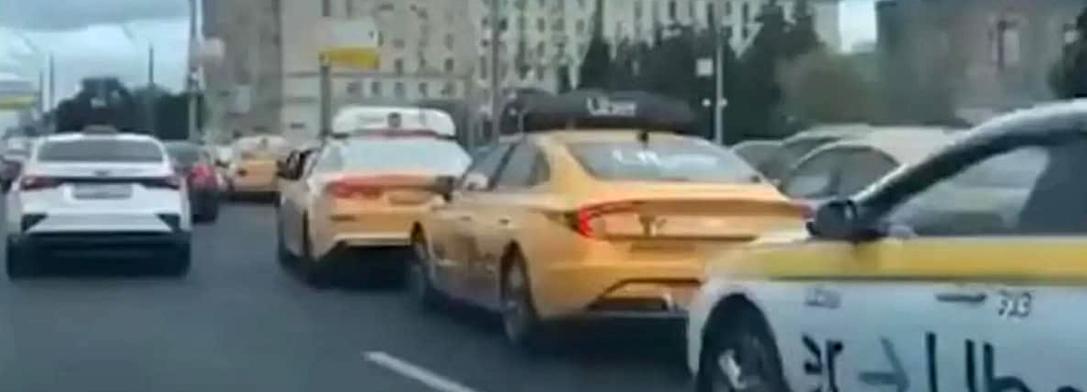 Imagem de: Hackers invadem aplicativo de taxi e causam engarrafamento enorme em Moscou