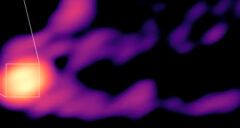 Buraco negro M87 expelindo plasma