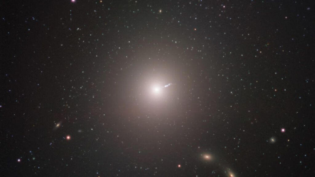 Galáxia Messier 87