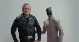 Jensen Huang Receebe Jaqueta de Robô