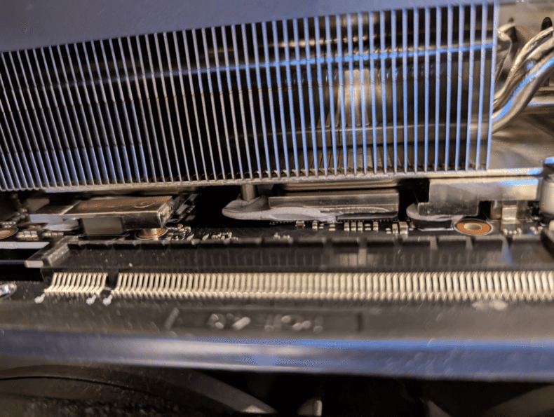 Gigabyte RTX 5080 - Problemas com Pasta Térmica