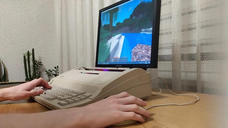 Máquina de escrever transformada em PC - resultado final