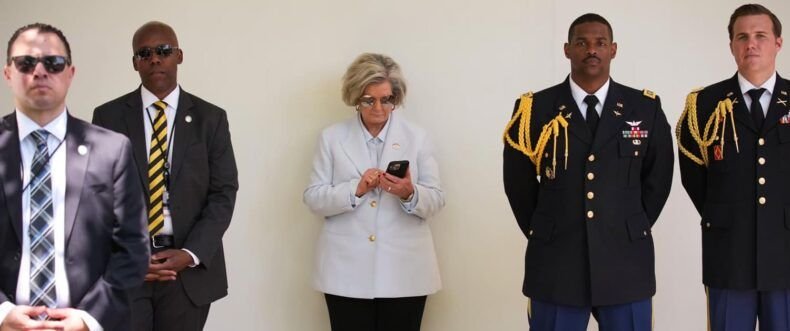 Imagem de: Hackers invadem celular de chefe de gabinete de Trump e enganam autoridades