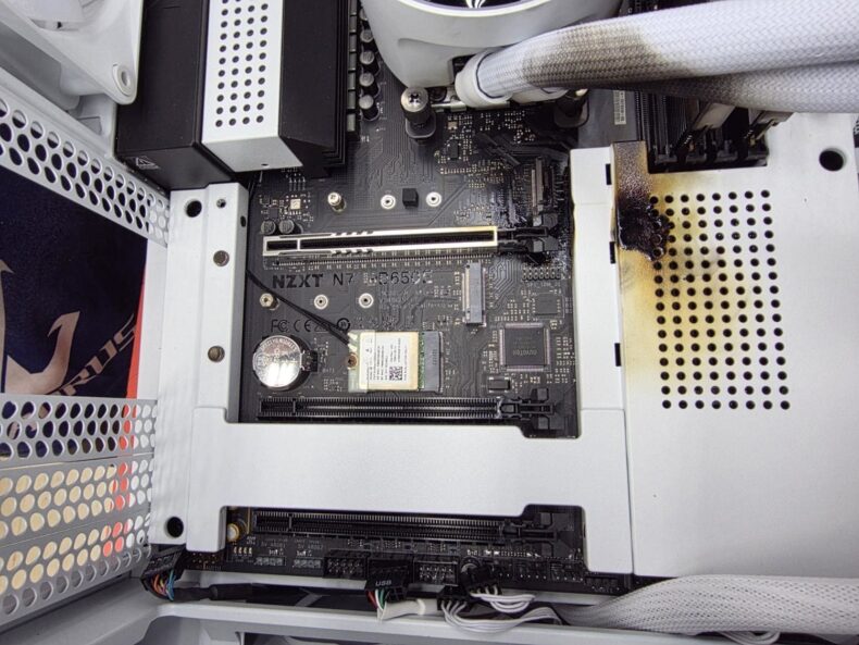 ZOTAC RTX 5090 Queimada - Imagem 1