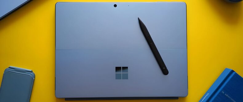 Imagem de: Microsoft vai tirar a produção dos laptops Surface e consoles Xbox da China até 2026
