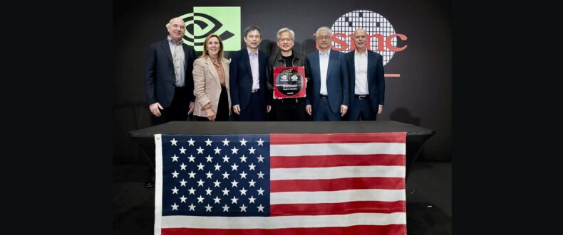 Imagem de: NVIDIA apresenta o primeiro wafer do chip Blackwell produzido pela TSMC no Arizona