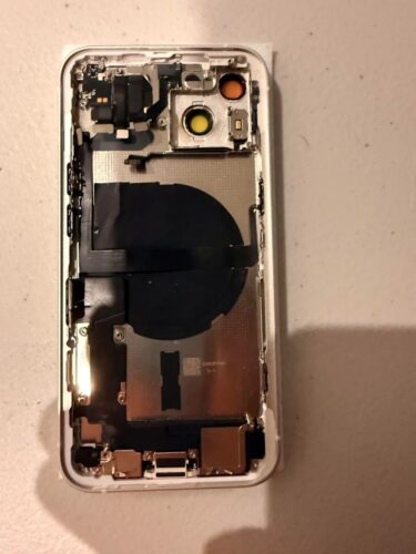 Montando um iPhone 13 usando peças compradas no AliExpress - Imagem 1