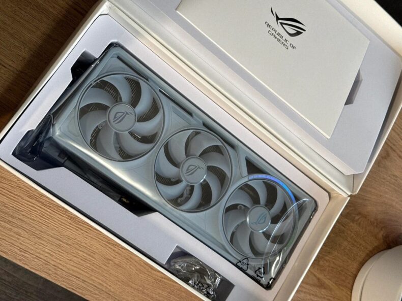 GPU ROG Astral RTX 5080 Branco
