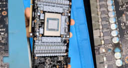 GIGABYTE RTX 5090 com dois furos