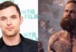 Imagem de: Ed Skrein é confirmado como Baldur na série God of War da Amazon