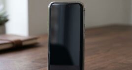 iPhone com tela curva em quatro lados