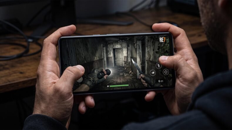 Imagem de: Resident Evil 7 ganha 50% mais FPS no OnePlus 12R com DeepSeek e Hermes