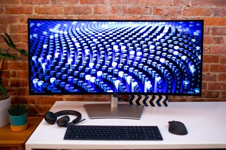 Imagem de: Dell vai aumentar preços de monitores em 3% a 5%, com reajustes maiores em modelos mais caros